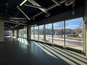 1767 N Milwaukee Ave, Chicago, IL à louer Photo intérieure– Image 1 sur 3