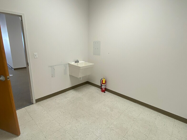 1331 Jamie Ln, Waterloo, IL à louer - Photo de l’immeuble – Image 3 sur 9