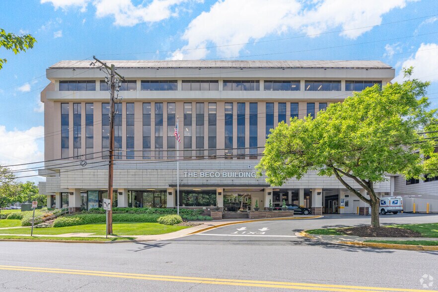 5410 Edson Ln, North Bethesda, MD à louer - Photo de l’immeuble – Image 2 sur 20