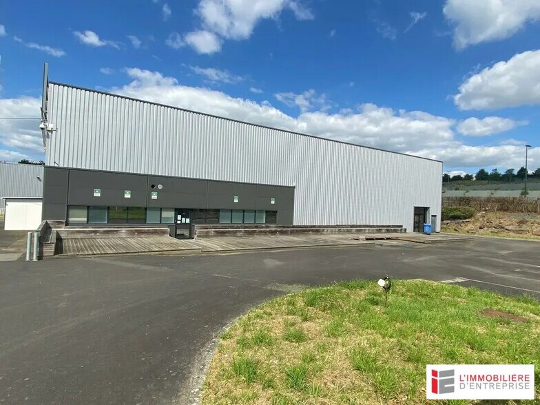 Local d'activités dans Poilley à vendre - Photo de l’immeuble – Image 3 sur 4