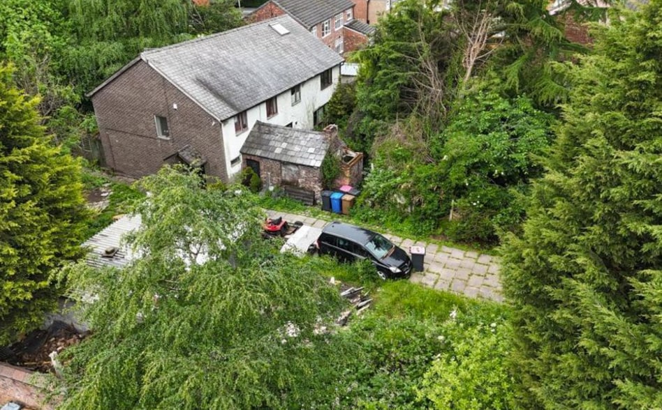202 Swinton Hall Rd, Manchester à vendre - Photo de l’immeuble – Image 2 sur 5