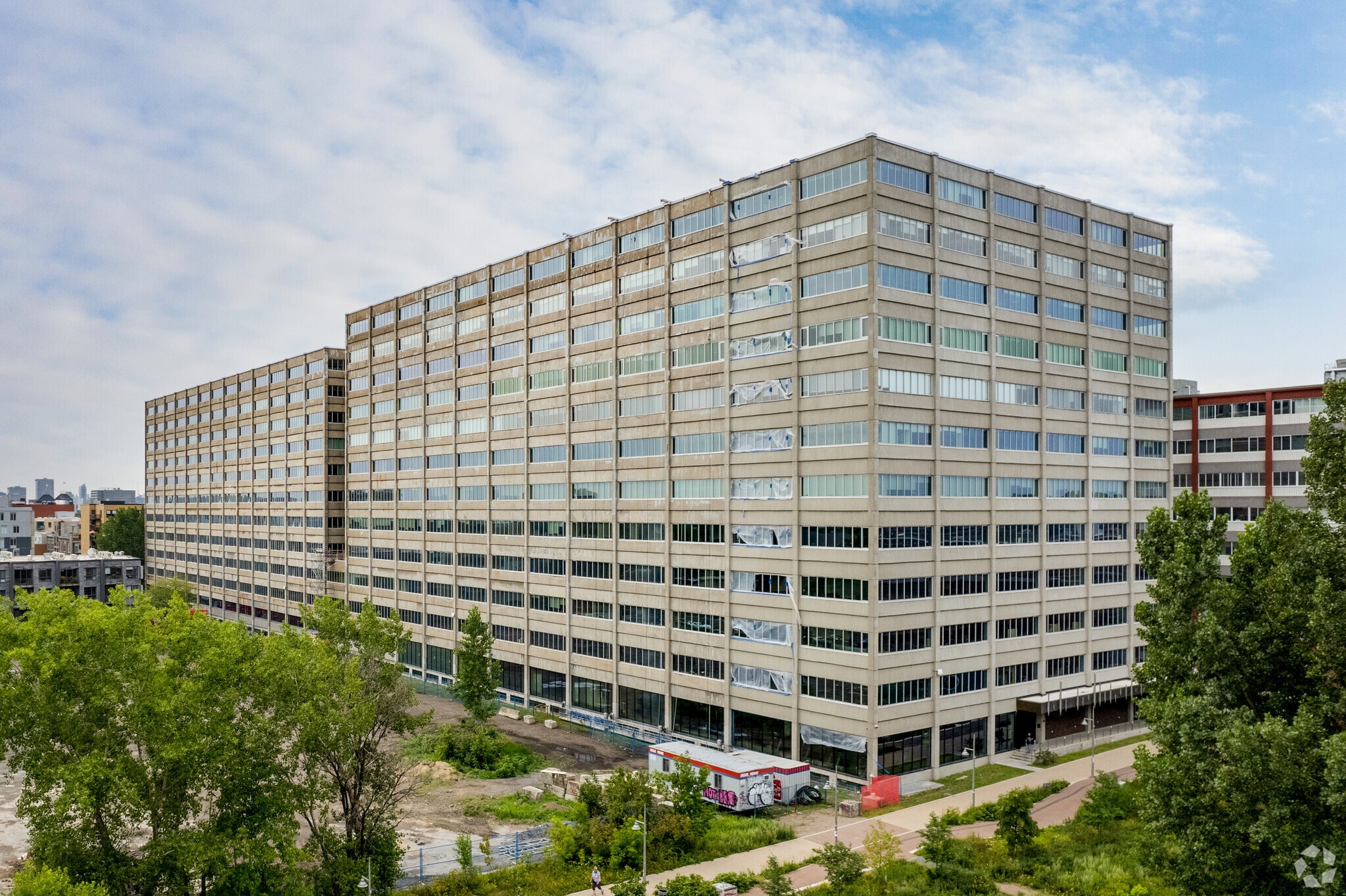 5445 Av De Gaspé, Montréal, QC à louer Photo principale– Image 1 sur 9