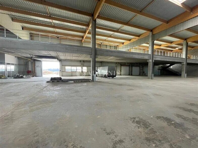Industriel/Logistique dans Tremblay-en-France à vendre - Photo de l’immeuble – Image 3 sur 10