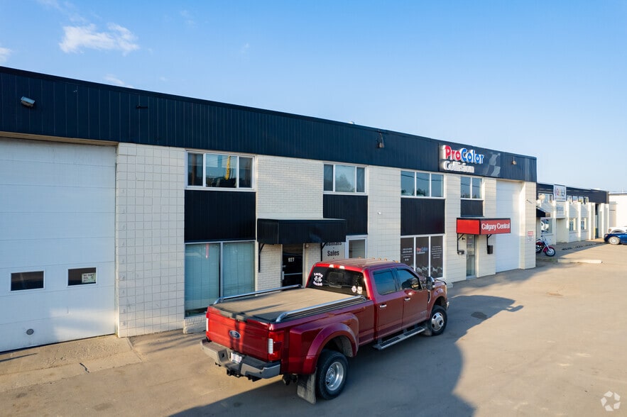 927 46 Av SE, Calgary, AB à louer - Photo principale – Image 1 sur 7