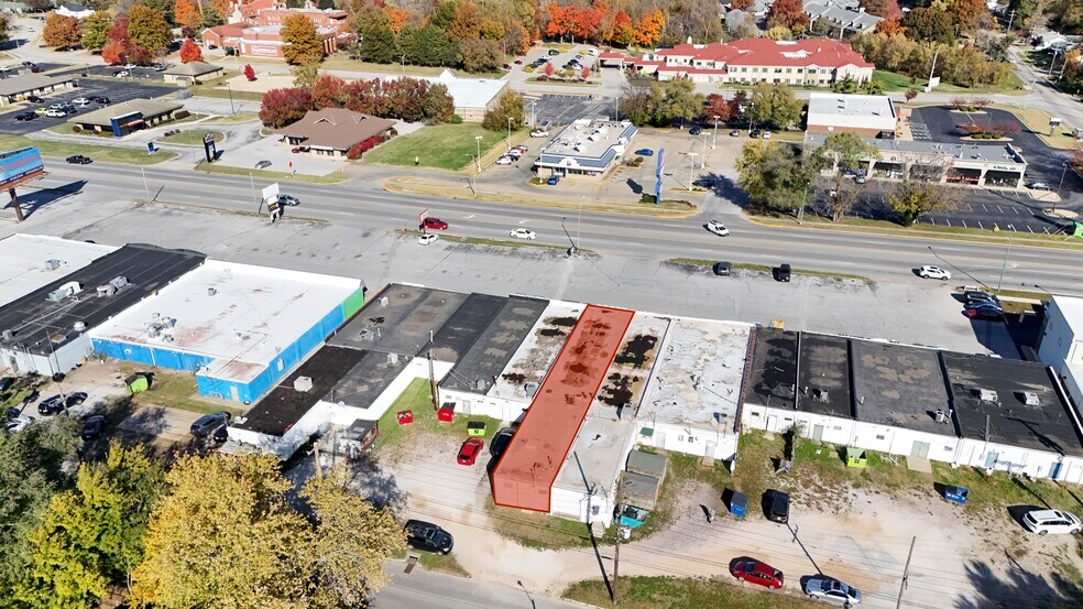 1332 W Sunshine St, Springfield, MO à vendre - Photo de l’immeuble – Image 3 sur 8