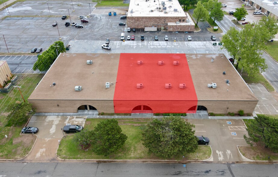 1000 Cornell Pky, Oklahoma City, OK à louer - Photo de l’immeuble – Image 2 sur 18