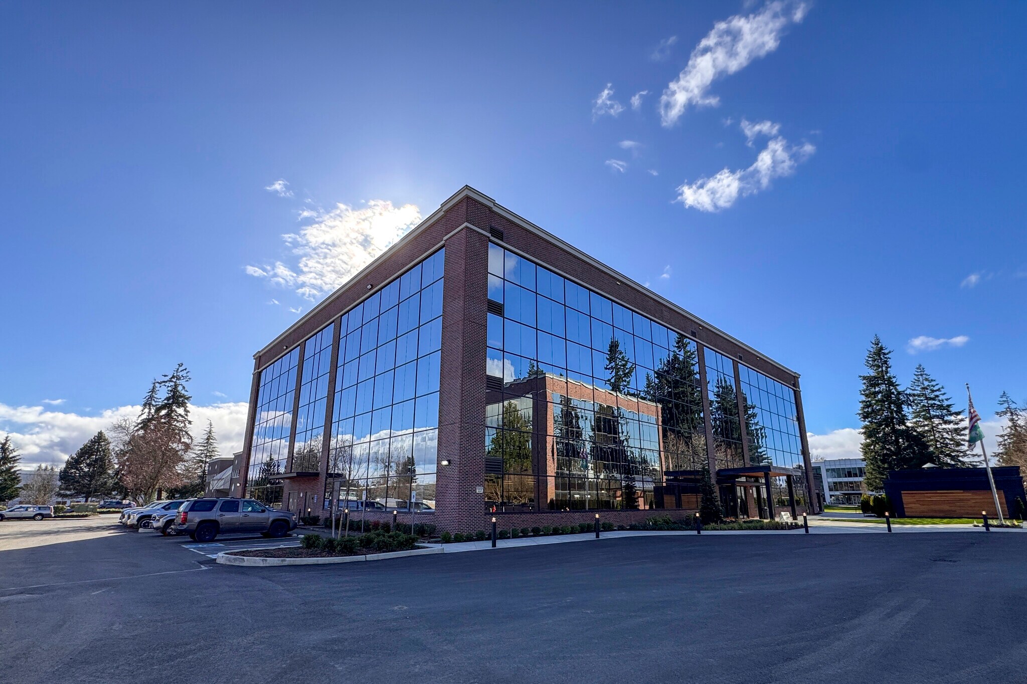 676 Woodland Square Loop SE, Lacey, WA à louer Photo de l’immeuble– Image 1 sur 20