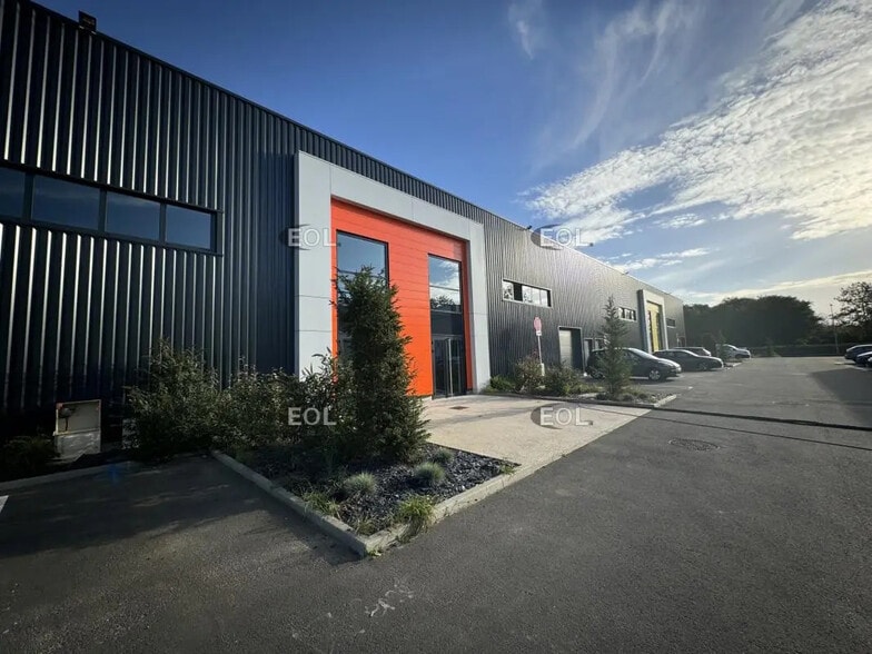 Local d’activités dans Bondoufle à louer - Photo de l’immeuble – Image 2 sur 4