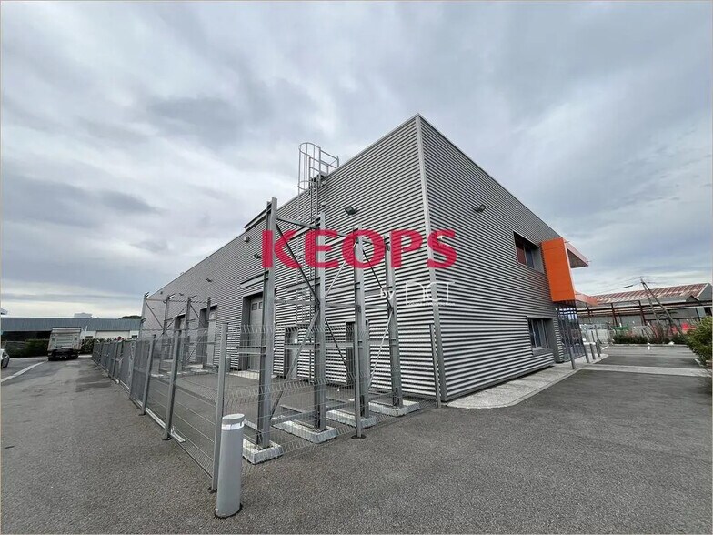Local d’activités dans Colomiers à louer - Photo de l’immeuble – Image 3 sur 11