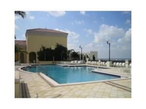 801 S Olive Ave, West Palm Beach, FL à louer - Photo de l’immeuble – Image 2 sur 13