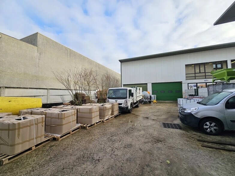 Local d’activités dans Champigny-sur-Marne à louer - Photo de l’immeuble – Image 3 sur 17