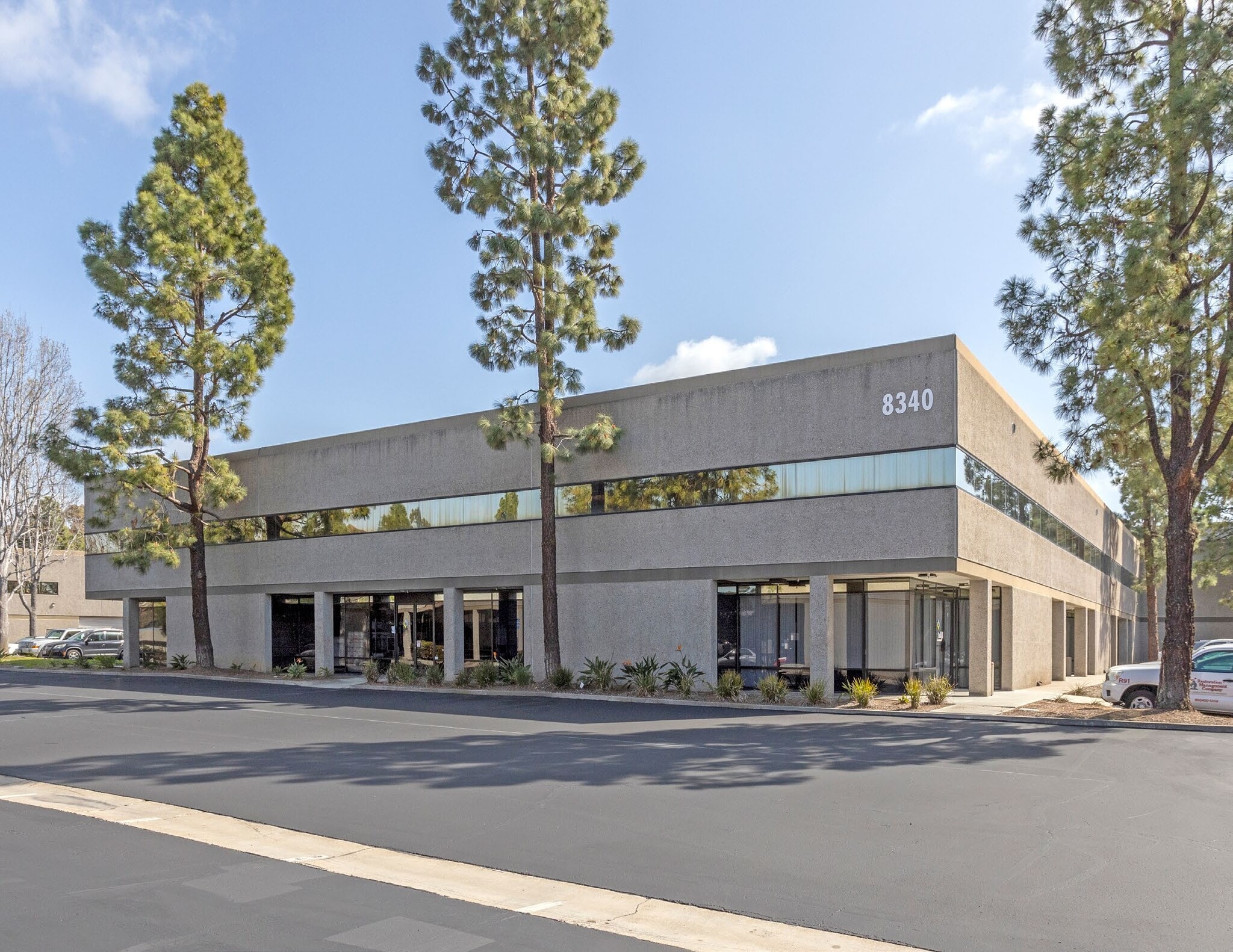 8340 Camino Santa Fe, San Diego, CA à louer Photo de l’immeuble– Image 1 sur 3