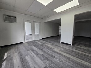 2100 N Powerline Rd, Pompano Beach, FL à louer Photo intérieure– Image 2 sur 2