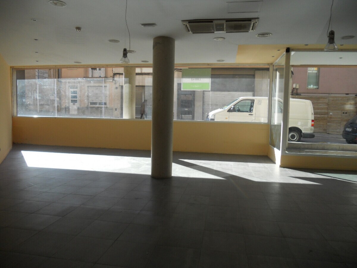 Vilafranca del Penedès, BAR 08720 - Lot - -  - Photo intérieure - Image 1 of 29