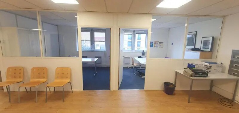 Bureau dans Versailles à louer - Photo intérieure – Image 2 sur 15