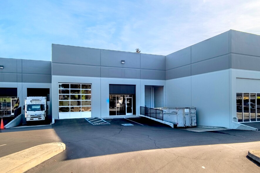 604 5th Ave, Redwood City, CA à louer - Photo de l’immeuble – Image 3 sur 4