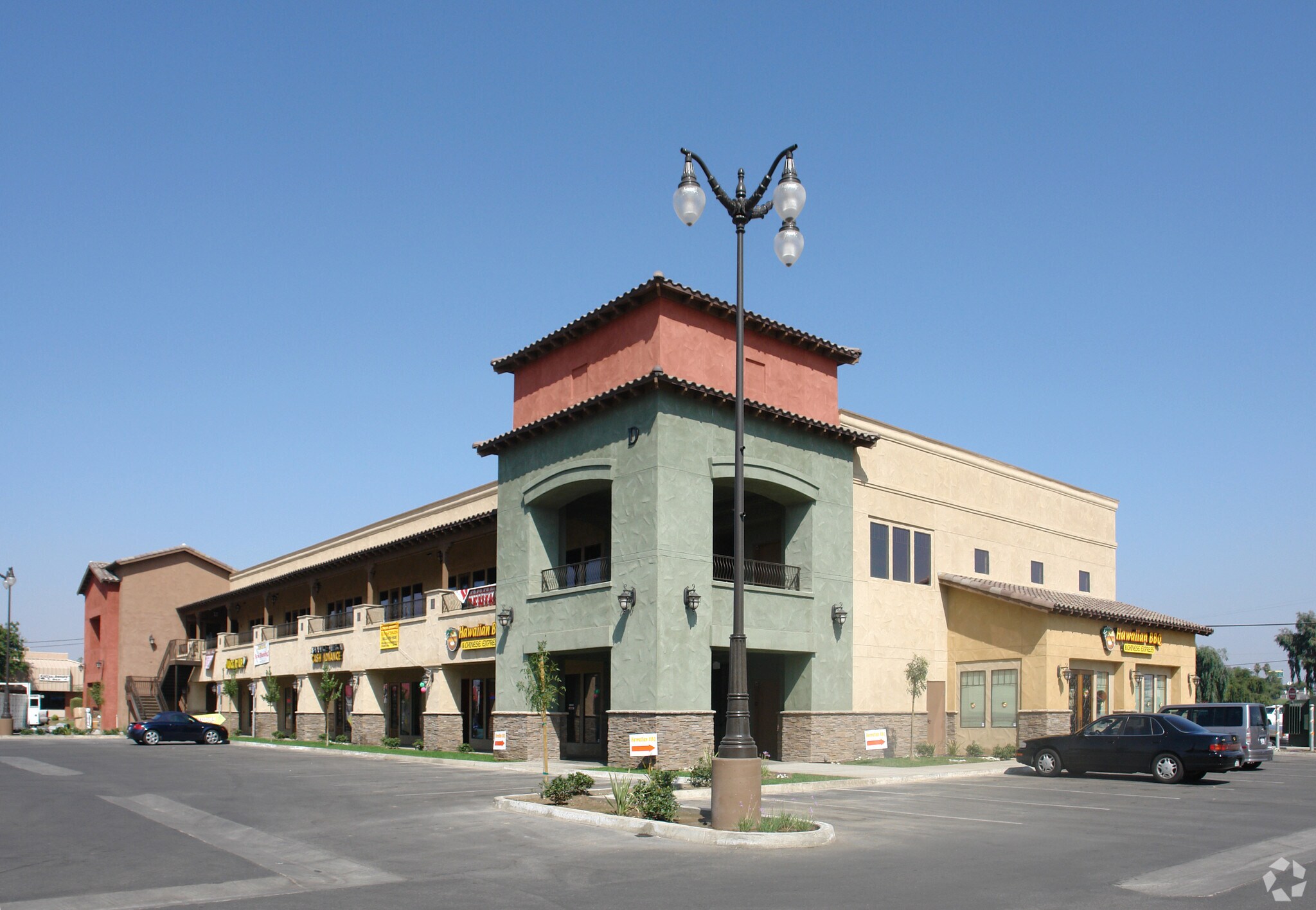 1201 24th St, Bakersfield, CA à vendre Photo principale– Image 1 sur 4