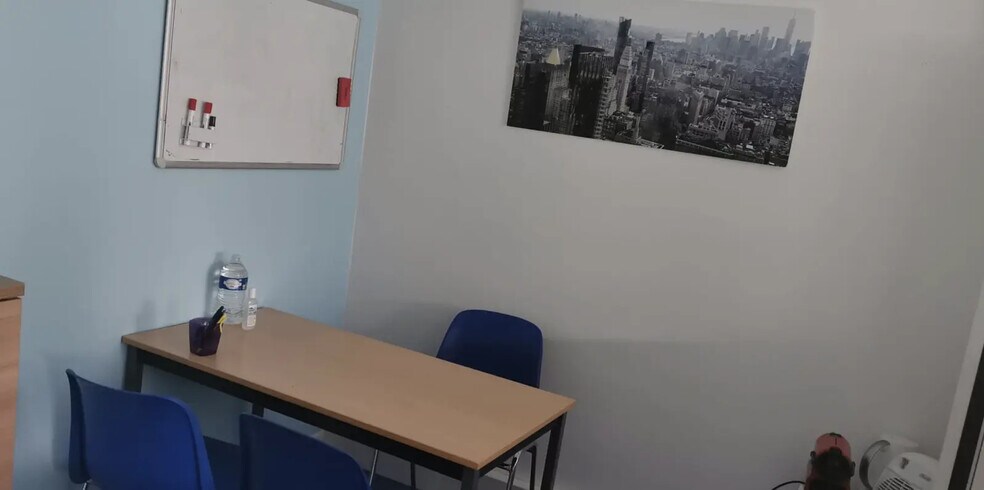 Bureau dans Levallois-Perret à louer - Photo de l’immeuble – Image 2 sur 4