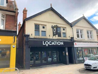 Plus de détails pour 21 High St, Camberley - Local commercial à louer