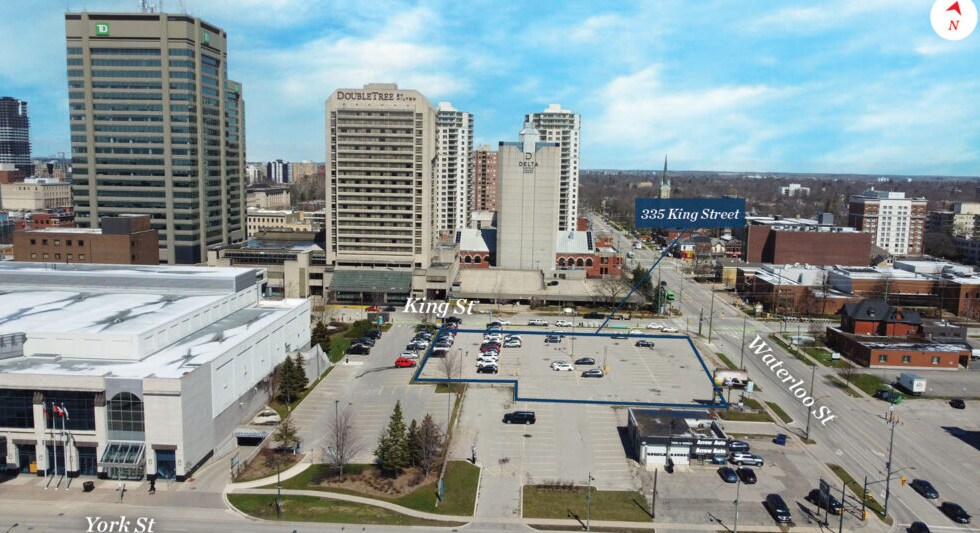335 York St, London, ON à vendre Aérien– Image 1 sur 3