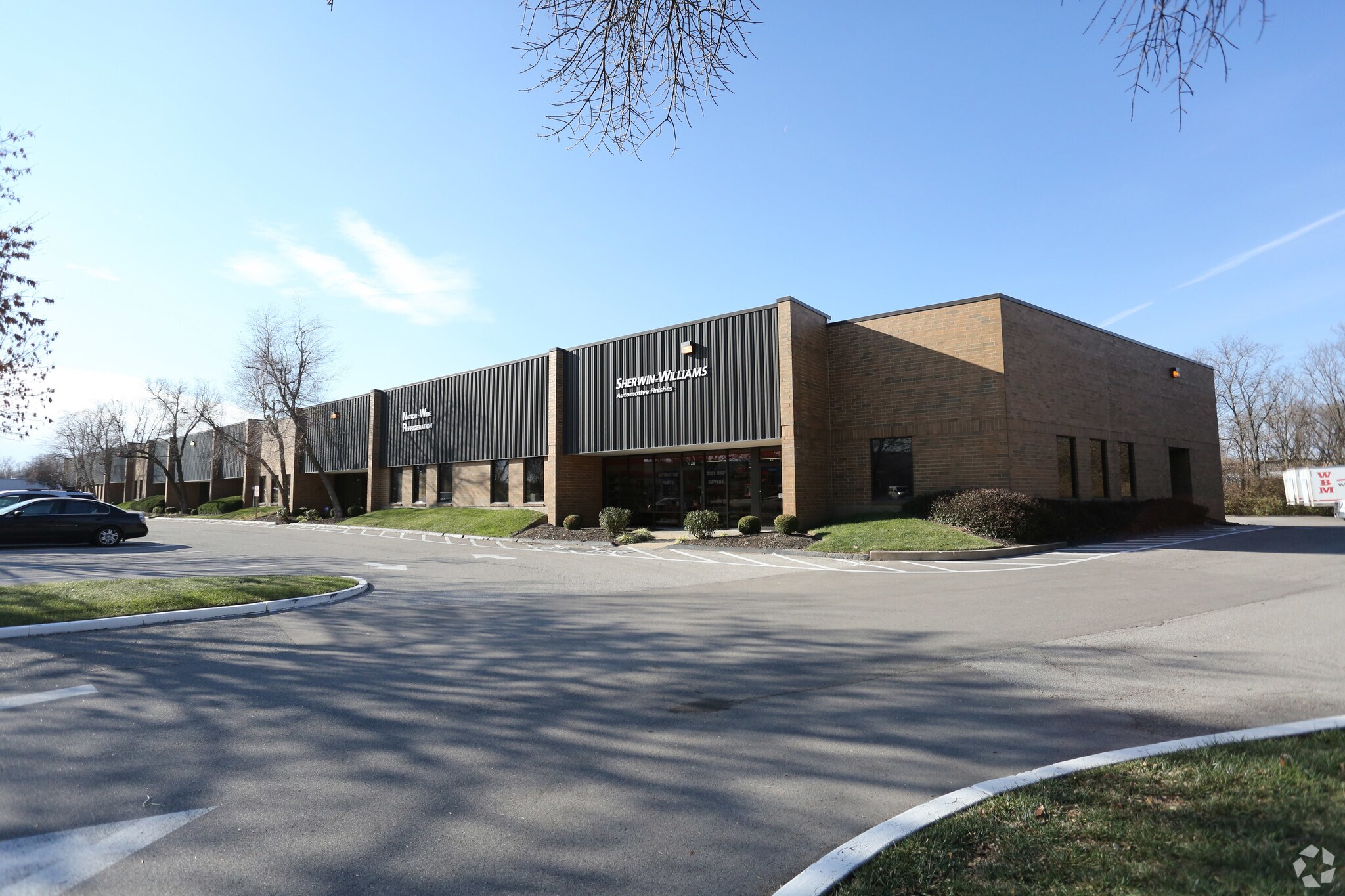 221-239 Millwell Dr, Maryland Heights, MO à louer Photo de l’immeuble– Image 1 sur 14