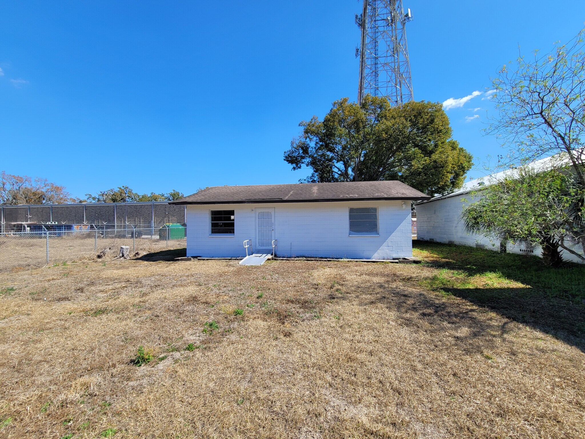 4830 Gall Blvd, Zephyrhills, FL à louer Photo principale– Image 1 sur 19