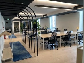 37 Rue Marie-Éléonore De Bellefond, Paris à louer Photo de l’immeuble– Image 1 sur 1