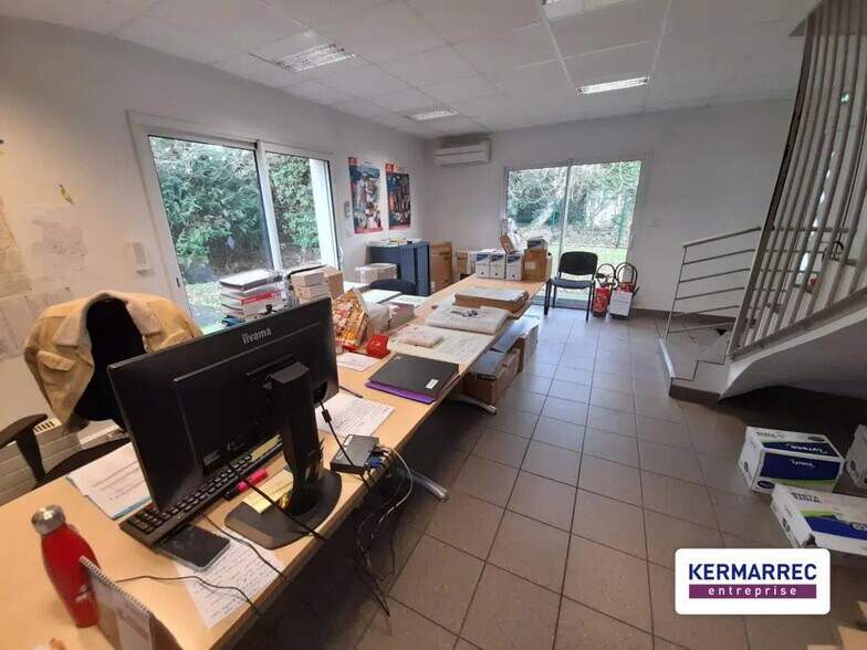 Local d’activités dans Noyal-Châtillon-sur-Seiche à louer - Photo de l’immeuble – Image 3 sur 5