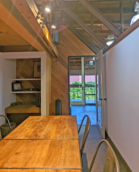 829 De la Vina St, Santa Barbara, CA à louer - Photo intérieure – Image 2 sur 9