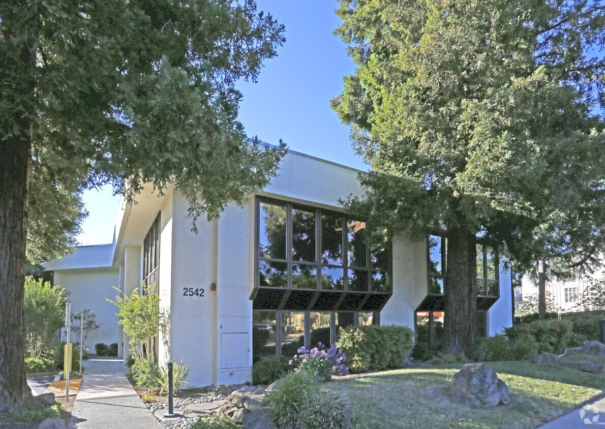 2542 S Bascom Ave, Campbell, CA à vendre Photo principale– Image 1 sur 5