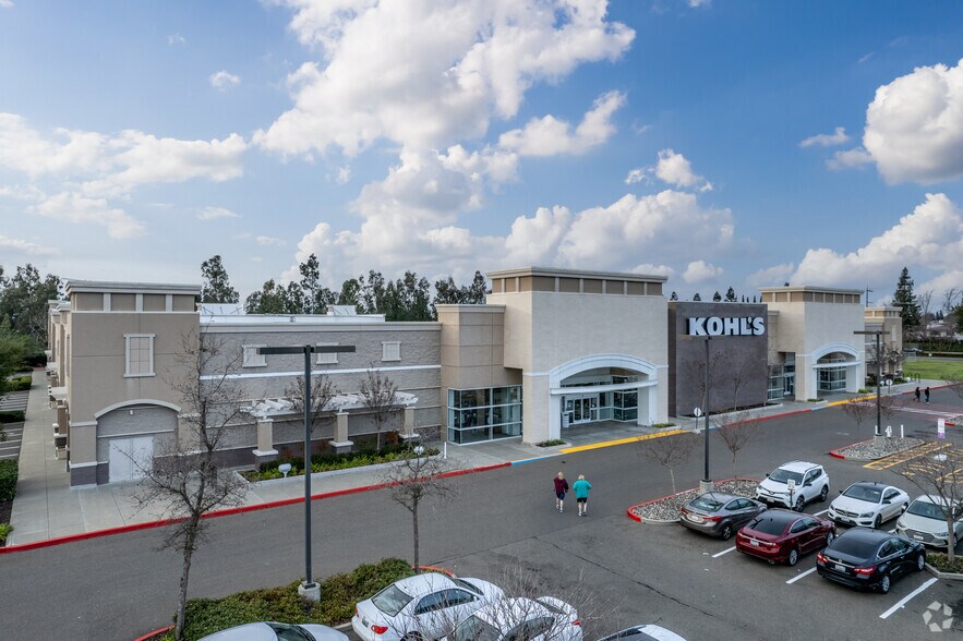 Elk Grove Florin Rd, Elk Grove, CA à louer - Photo de l’immeuble – Image 2 sur 7