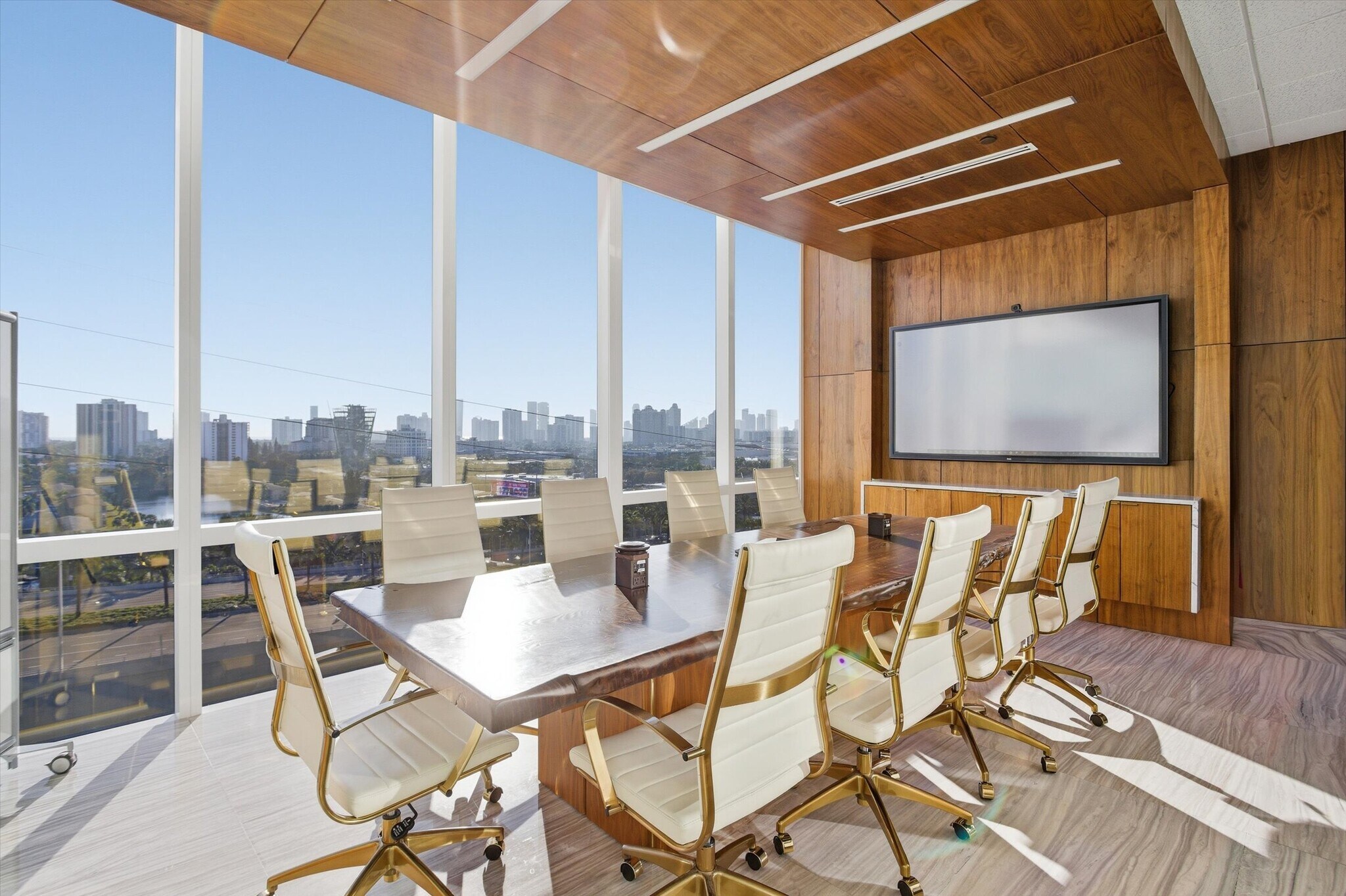 20200 W dixie Hwy, Aventura, FL à louer Photo principale– Image 1 sur 36