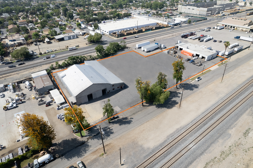 545 W Main St, Ontario, CA à louer - Photo principale – Image 1 sur 11