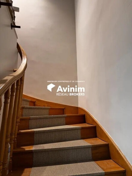 Local commercial dans Orange à louer - Photo intérieure – Image 3 sur 5