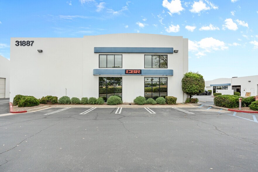 31887 Corydon Rd, Lake Elsinore, CA à vendre - Photo de l’immeuble – Image 1 sur 14