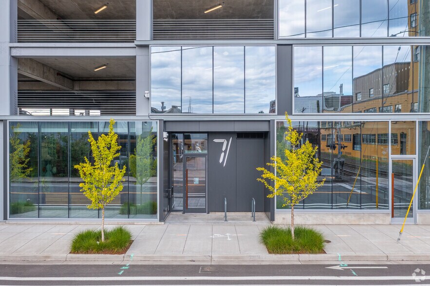 7 SE Stark St, Portland, OR à louer - Photo de l’immeuble – Image 2 sur 4