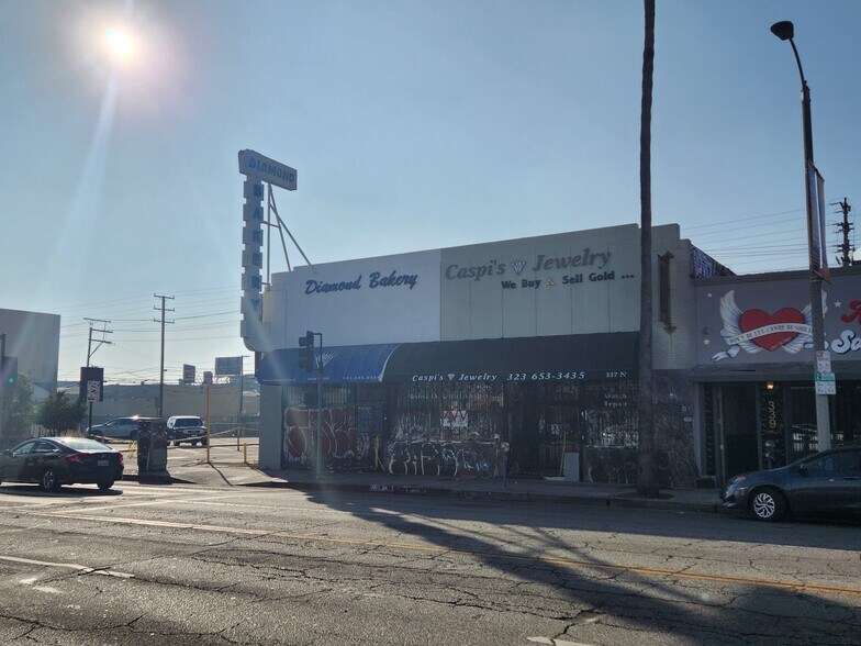 337 N Fairfax Ave, Los Angeles, CA à vendre - Photo de l’immeuble – Image 2 sur 15
