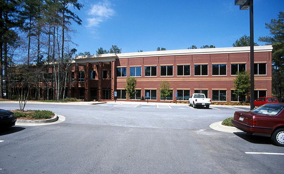 403 Westpark Ct, Peachtree City, GA à louer - Photo de l’immeuble – Image 3 sur 13