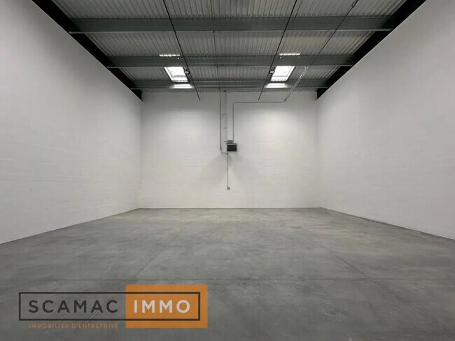 Plus de détails pour Bureau, Industriel/Logistique à louer