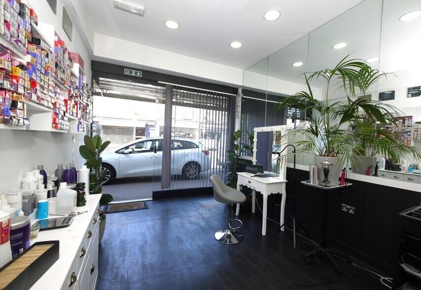 High Rd, Londres à louer - Photo de l’immeuble – Image 2 sur 12