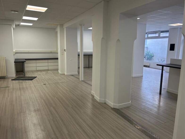 17 Rue Jean Robert, Paris à vendre - Photo intérieure – Image 2 sur 5