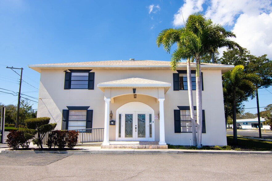 2950 5th Ave N, Saint Petersburg, FL à louer - Photo de l’immeuble – Image 1 sur 8