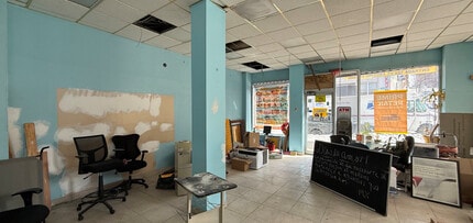 4321-4327 Broadway, New York, NY à louer Photo intérieure– Image 2 sur 4