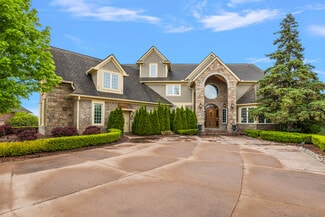 Plus de détails pour 10611 Lighthouse Pt, South Lyon, MI - Spécialisé à vendre