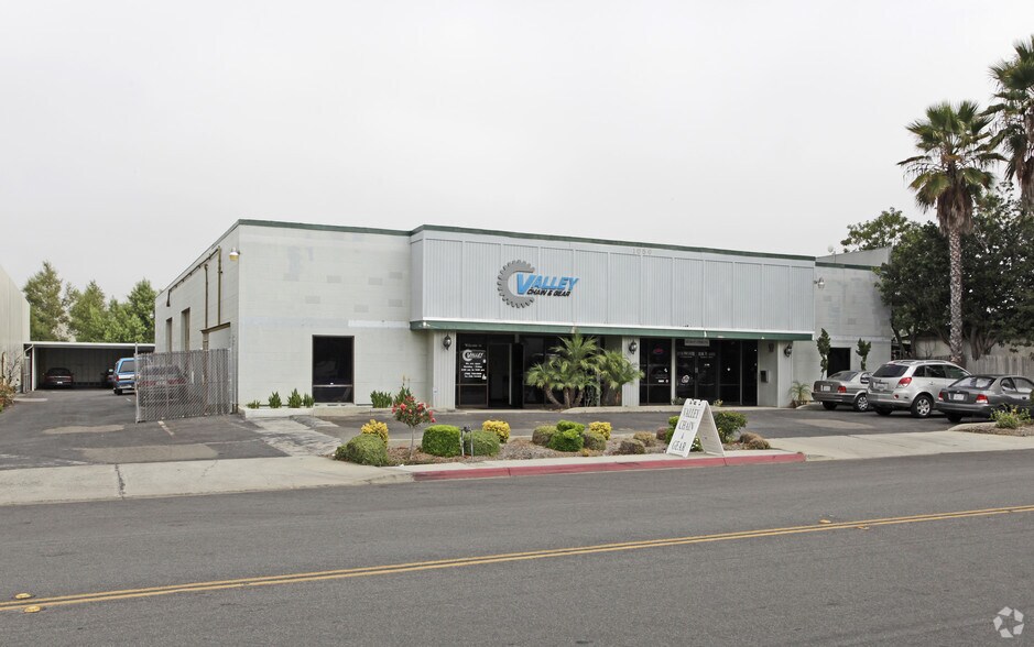 1050 Linda Vista Dr, San Marcos, CA à louer - Photo principale – Image 1 sur 4