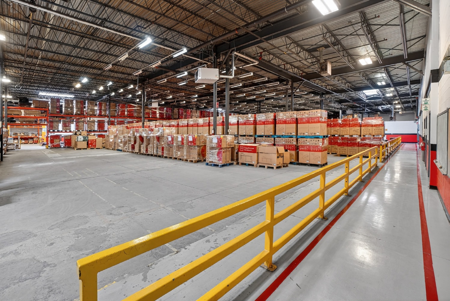 330 Av Avro, Pointe-claire, QC à louer Photo intérieure– Image 1 sur 9