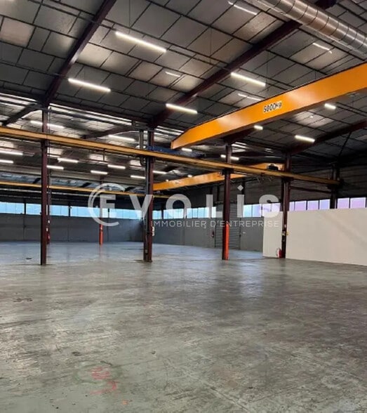 4 Rue Des Alpes, Vaulx-en-Velin à louer - Photo de l’immeuble – Image 3 sur 15