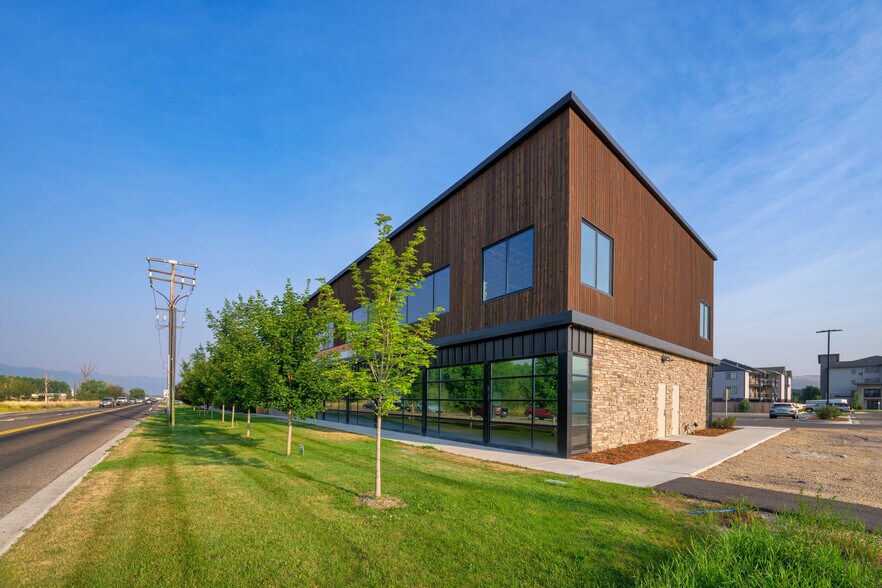 3760 Mullan Rd, Missoula, MT à vendre - Photo de l’immeuble – Image 2 sur 37