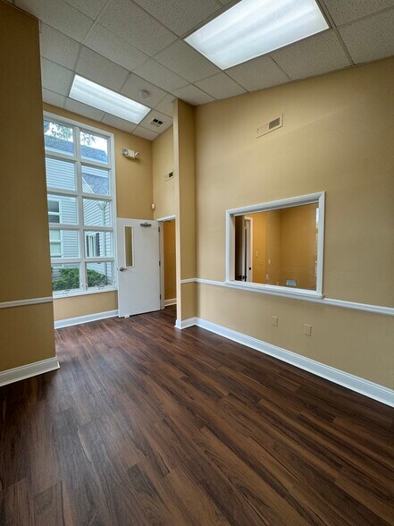 603A Omni Dr, Hillsborough, NJ à vendre - Photo de l’immeuble – Image 2 sur 11