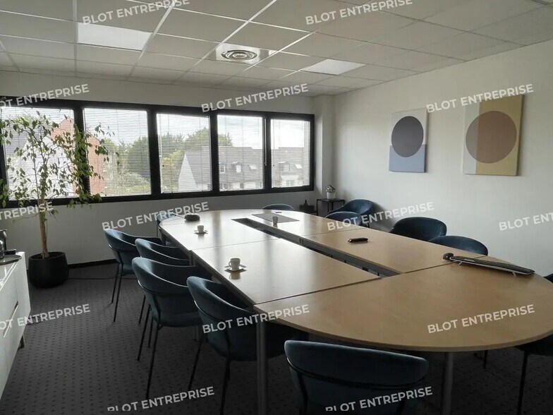 Bureau dans Saint-Grégoire à louer - Photo intérieure – Image 3 sur 9